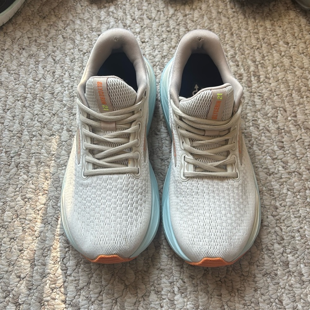 Brooks Glycerin 21 white/light blue/gray Women’s Size 8